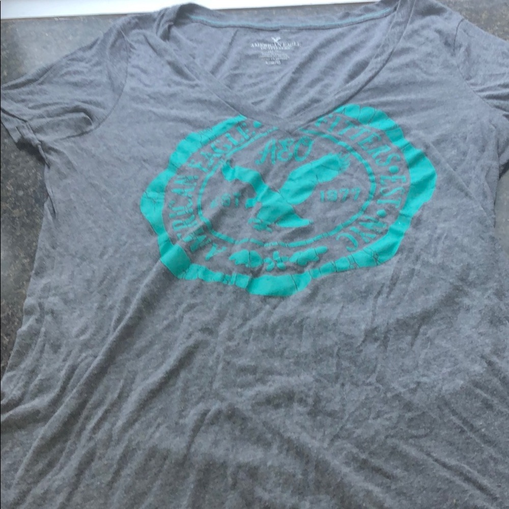AE v neck shirt